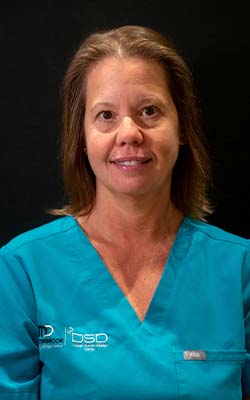 Dental hygienist Jennifer